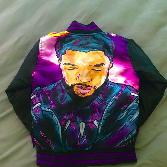 Black Panther, Size 4 - Picture 1 of 2